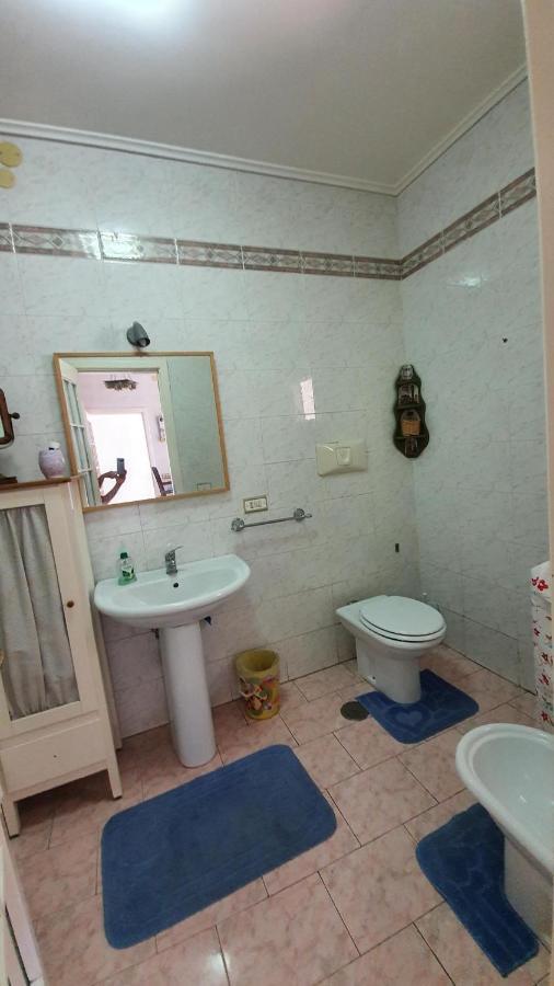Casa Rosi Nel Cuore Di Napoli Apartment Luaran gambar