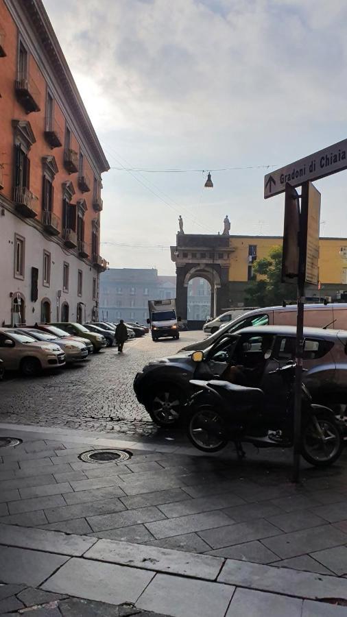 Casa Rosi Nel Cuore Di Napoli Apartment Luaran gambar