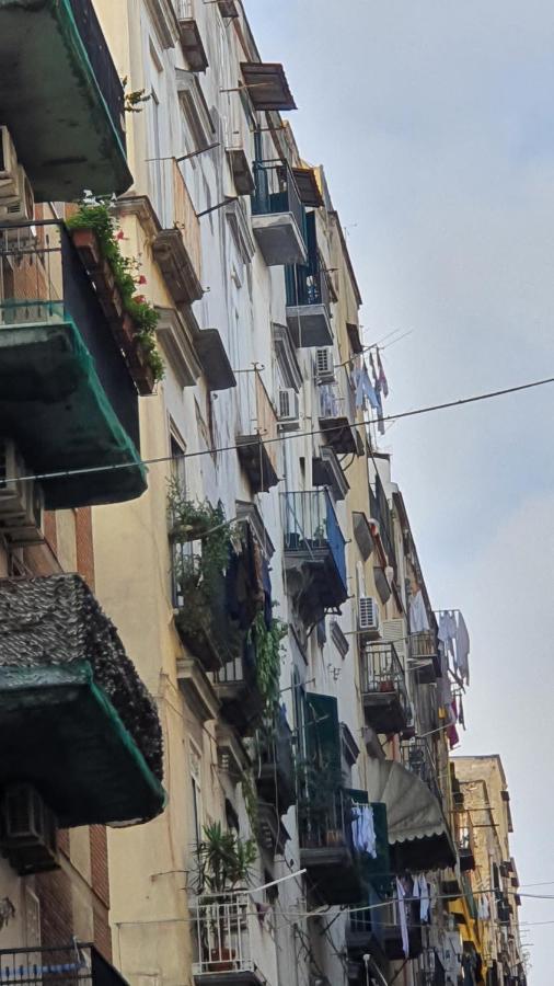 Casa Rosi Nel Cuore Di Napoli Apartment Luaran gambar