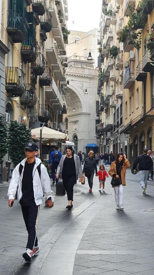 Casa Rosi Nel Cuore Di Napoli Apartment Luaran gambar